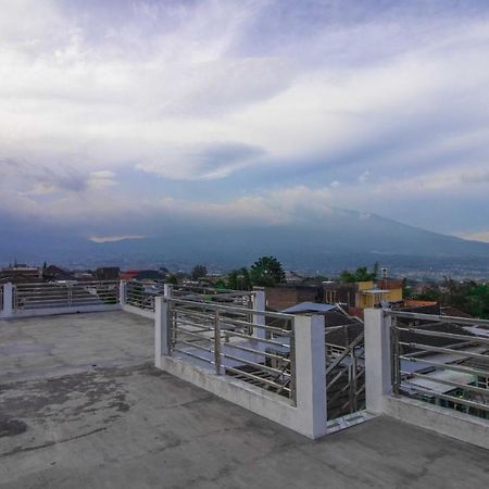 Villa El Nino 5 Bedroom Dengan Rooftop Mountain View Batu  Exterior foto
